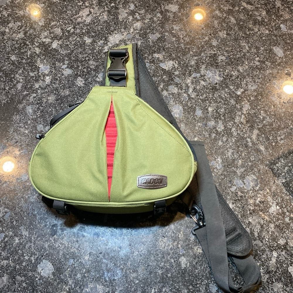 CADEN Camera Bag Sling Pack Camera Case for DSLR/SLR Cameras/Lenses